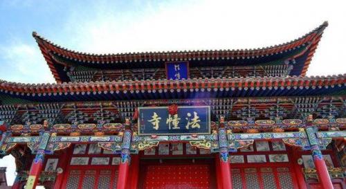 青海省西宁香火最旺的十大寺庙，这间拜了都说灵