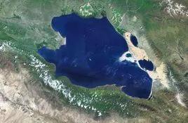 青海湖，中国最大的湖泊