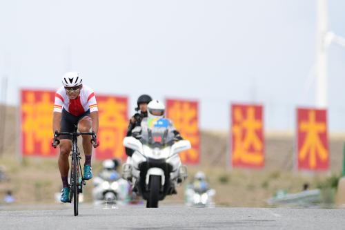 自行车——环青海湖国际公路自行车赛第六赛段赛况