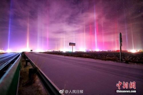 青海茶卡夜空极美光柱，比极光更罕见，太美了吧！