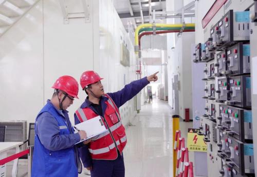青海海南新能源基地11台分布式调相机群顺利并网
